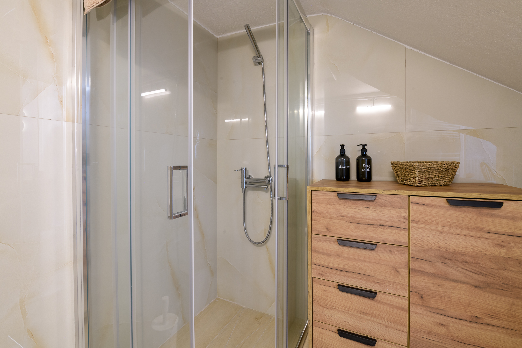 bathroom-glass-shower