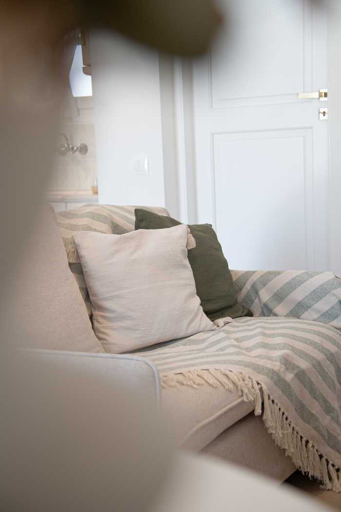 cozy-sofa-detail