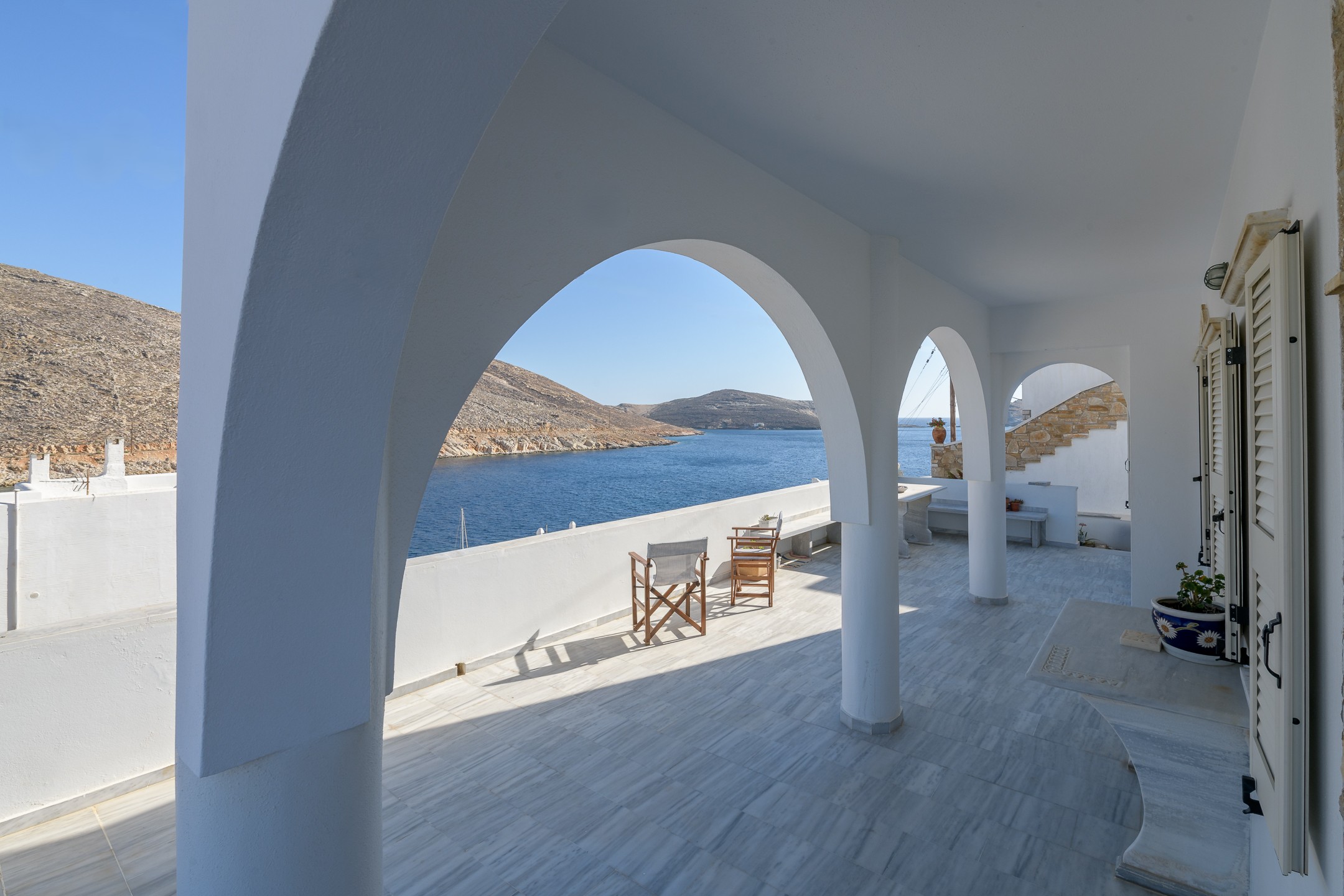 veranda-corridor